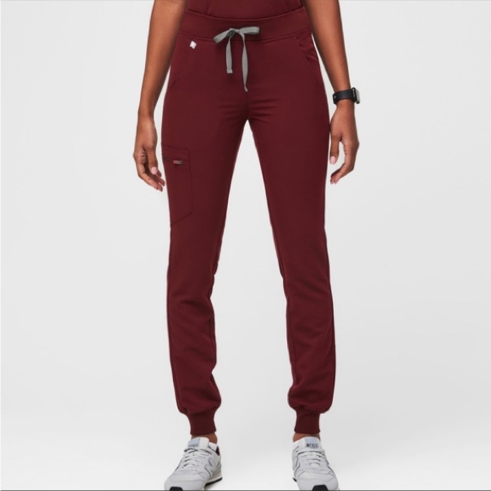 Figs Zamora joggers burgundy petite medium